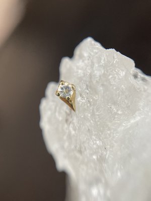 pin Золотий топ з натуральним місячним каменем mini 18k Yellow gold NAGA ng-221-pin фото